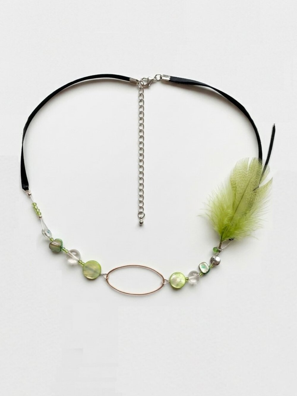 CREATION - Short necklace - ruban feather & beads green black
